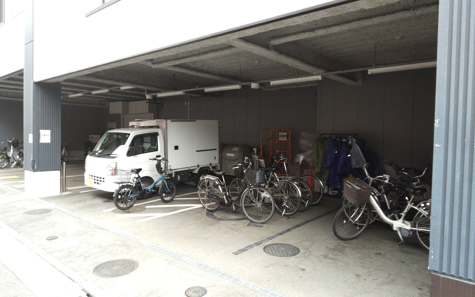 高島平支店